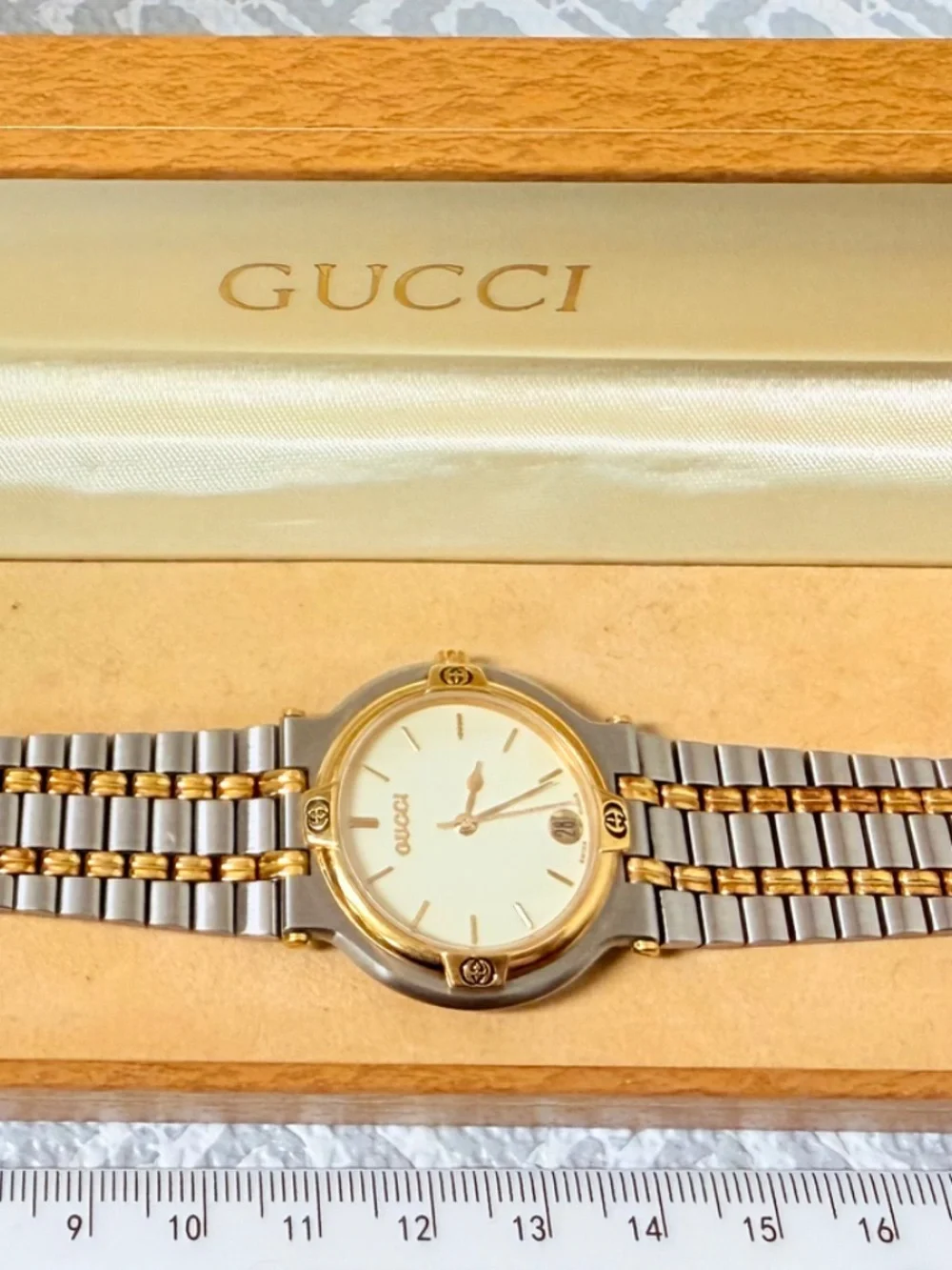 Authentic Gucci 9000M Watch
